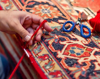 خدمات تخصصی و حرفه ای رفوی فرش در قالیشویی امام زاده ابراهیم قم 